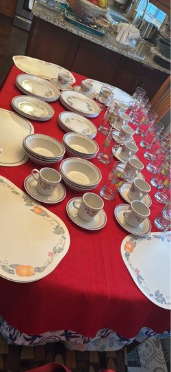 Dishes vintage set of 12. Corelle by Corning