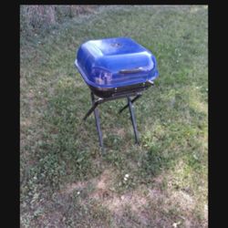 Americana Charcoal Grill 