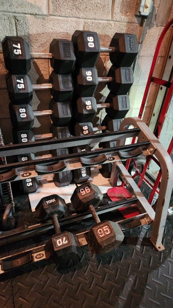 $0.80 Cents Per Pounds&Libras 

1050 Pounds&Libras TOTAL
75s To 100s Set. Hex Dumbbells
Not sold separately 
Rack Doesn't Included 