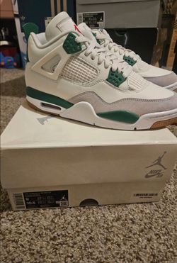 Jordan 4 Retro SB Pine Green 9M