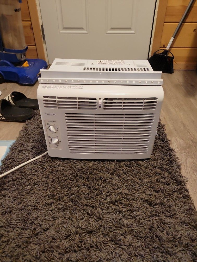 Frigidaire Window AC Unit