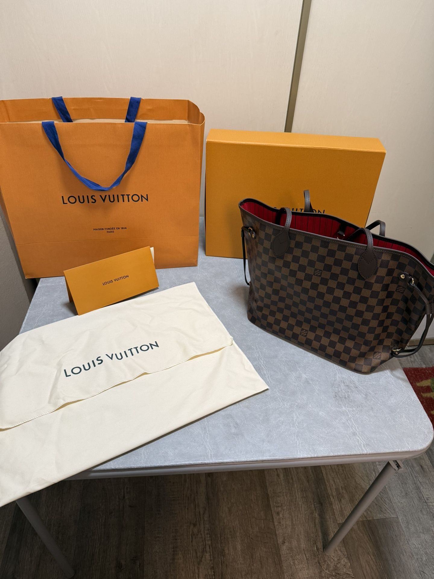 Louis Vuitton Neverfull MM 