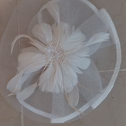 Brand new womens  hair clip white color 