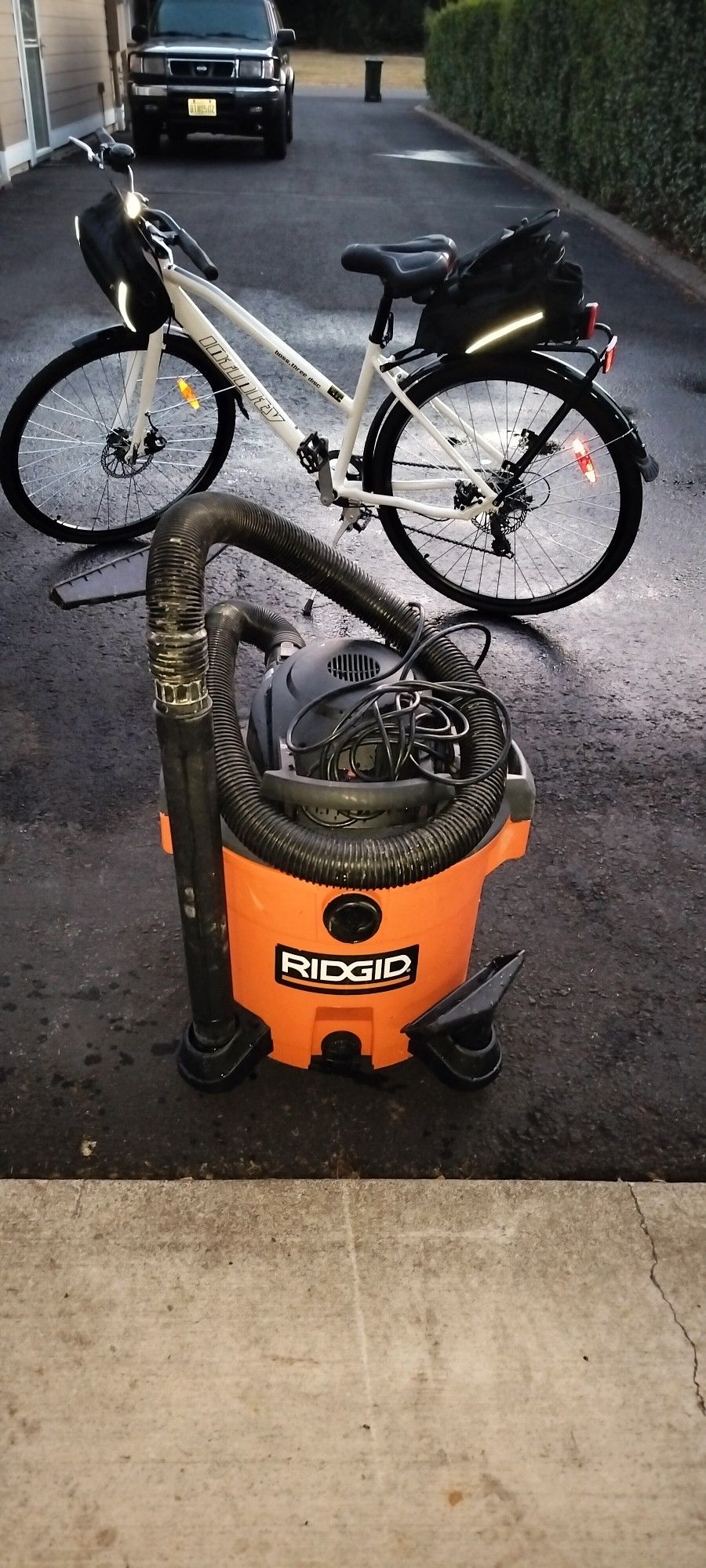 12 Gal Rigid Wet/ Dry Vac