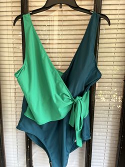 Womens Swimsuit Sz 22 New Without Tags