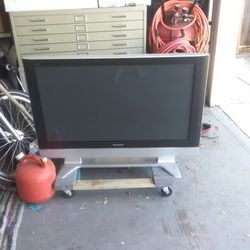 Panasonic TV. 42 In  Works Great 