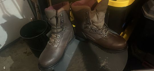 Cabelas Goretex Waterproof Boots Men’s 10.5 