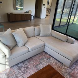 2 Piece Chaise Sectional Couch, Excellent Condition - $650 obo (Mar Vista)