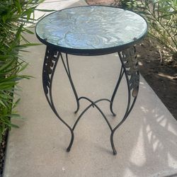 Vintage stand plant 22 inches tall  14 inches long 