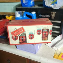 8 pc Coca Cola  Brand Drinkware Set