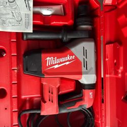 Milwaukee 1-9/16 SDs Max Rotary Hammer
