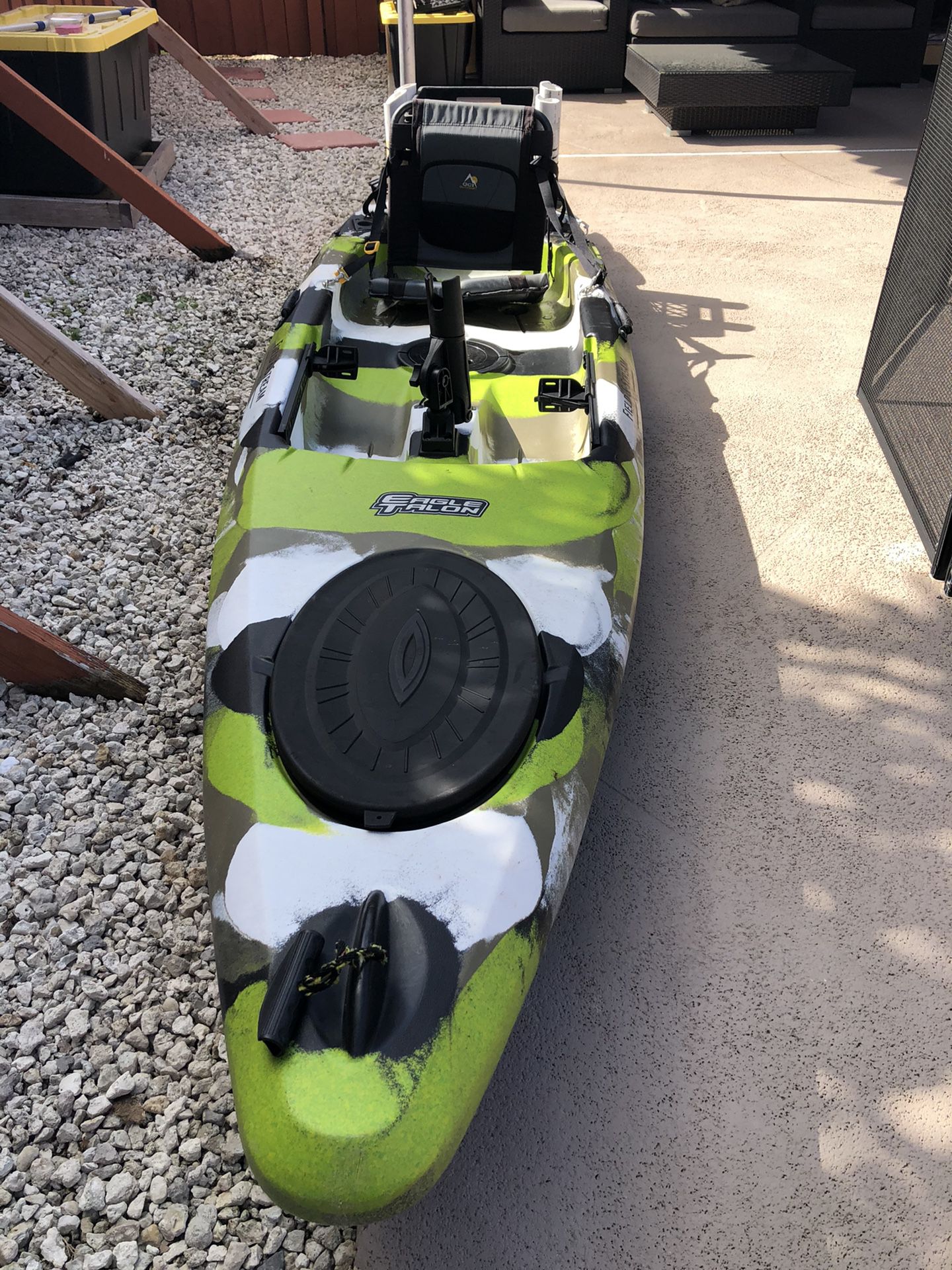 Field & stream eagle talon 12, great kayak +extras ready to go fishing
