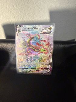 Rayquaza VMAX Rapid Strike Pokémon Card