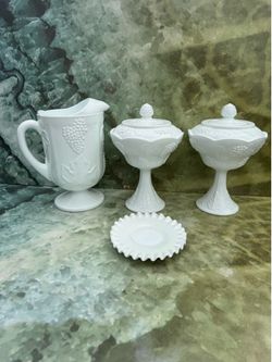 Bunch of Vintage Fenton Indiana Milk Glass Items