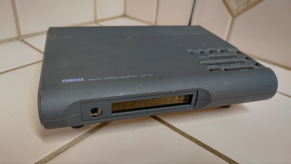 Yamaha Yst R7 Am Fm Stereo Receiver. Not Tested.