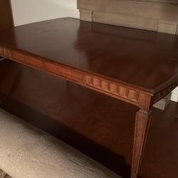 Beautiful Vintage Expanding Dining Table - Needs Repair