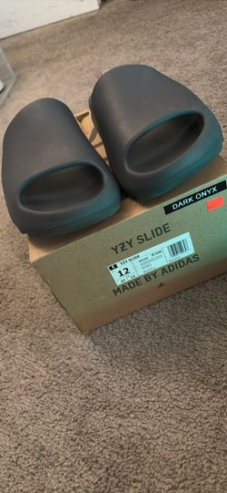 Yeezy Slide “Drk Onyx” Size 12 