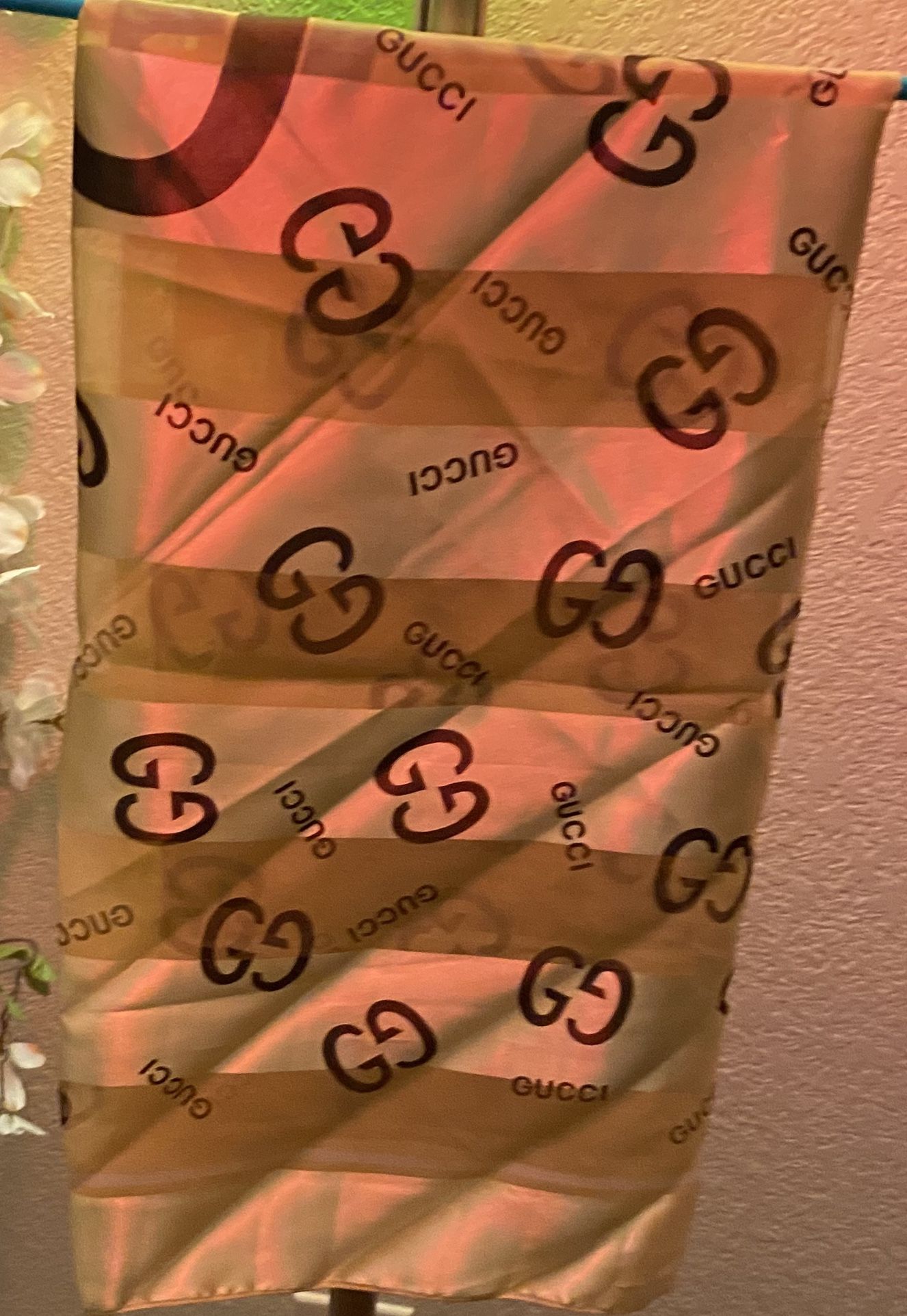 Authentic GUCCI Scarf Only 199$ Obo