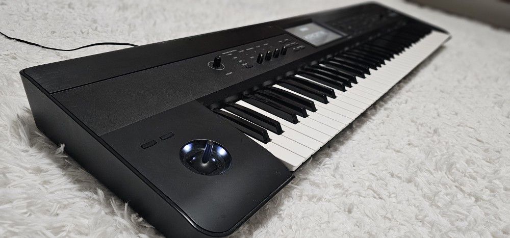 🎹 Korg Krome 73-Key Music Workstation + Gig Bag – $899