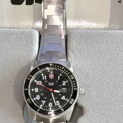Swiss Army Victorinox Lancer Woman’s Watch-Stainless Steel -Water Resistant-Vintage-New in box.  