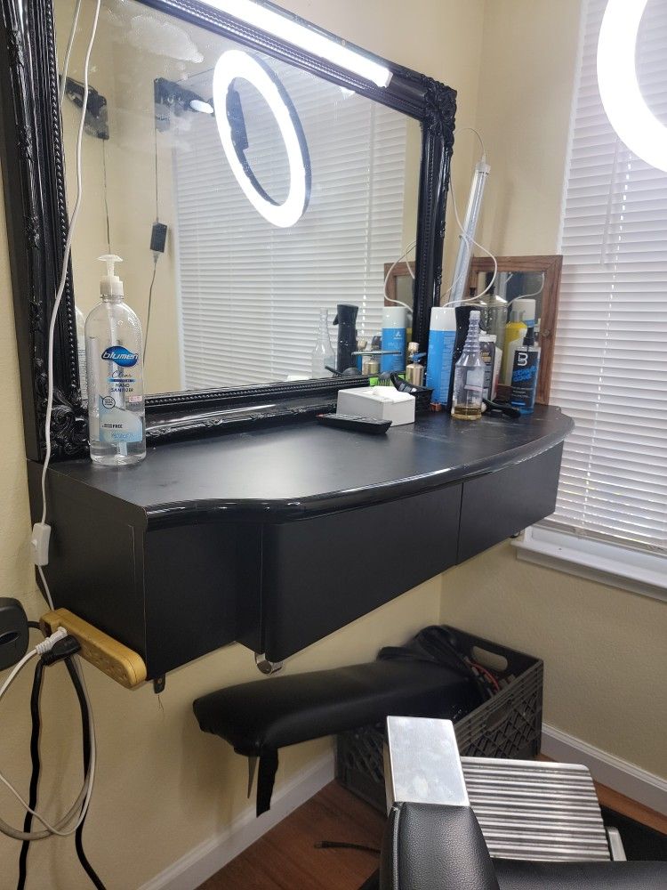 Barber Salon Station