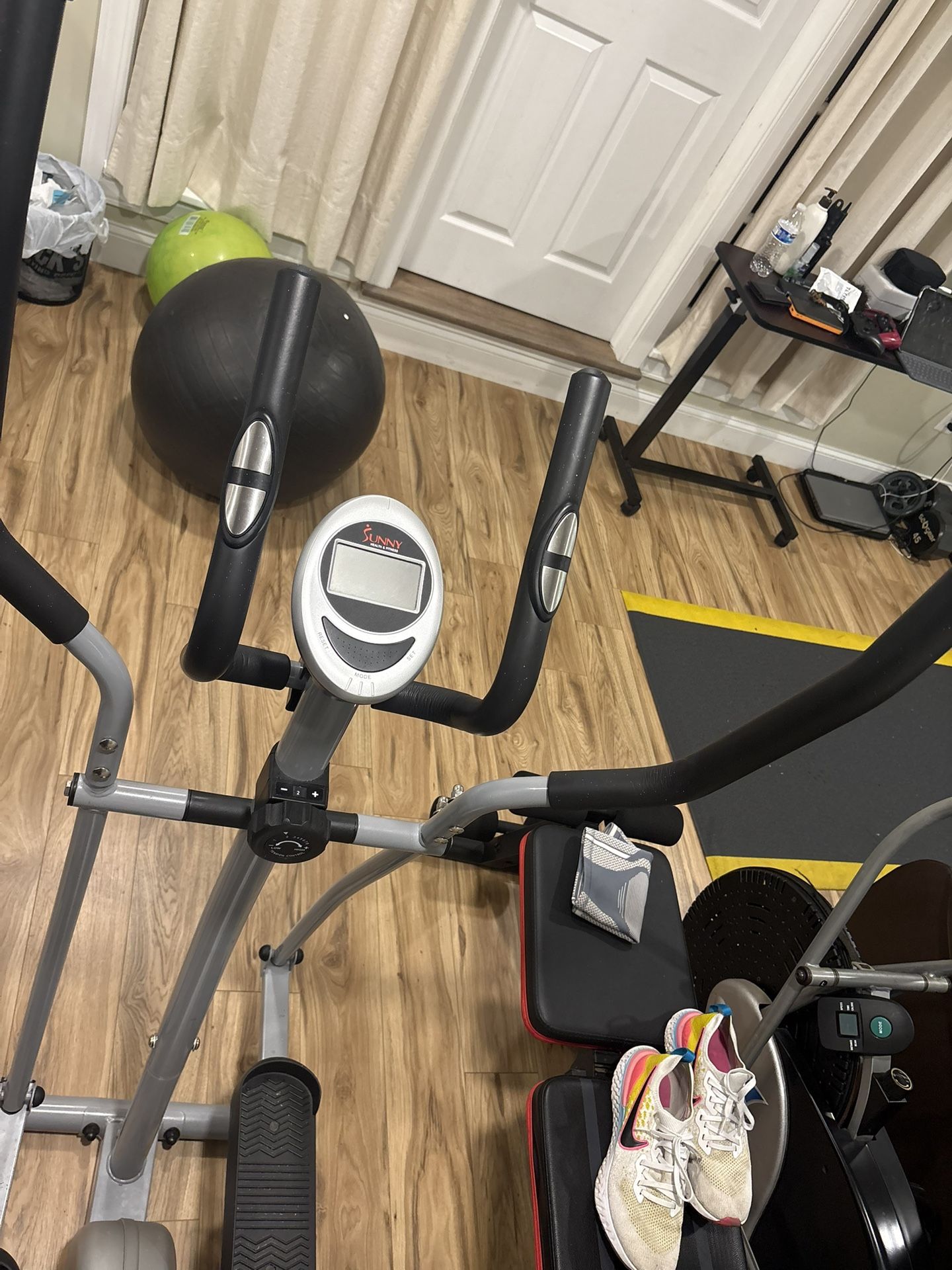 Sunny Health & Fitness Elliptical
