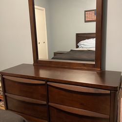 Bedroom Furniture - Like New