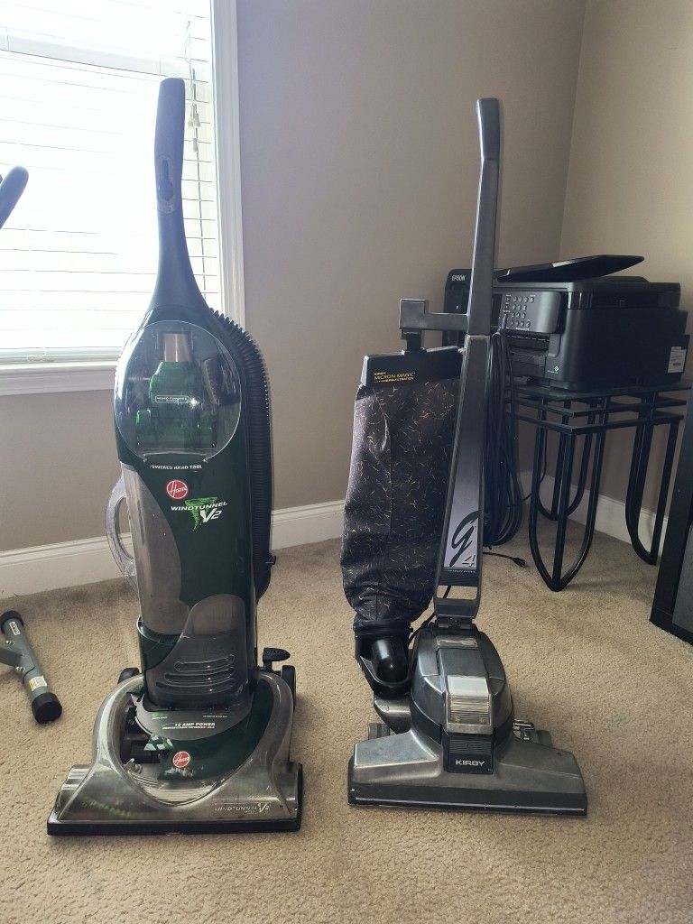 1 Working Vacuum Cleaner