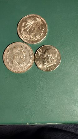 Mexican Pesos - Three Transitional Un Pesos