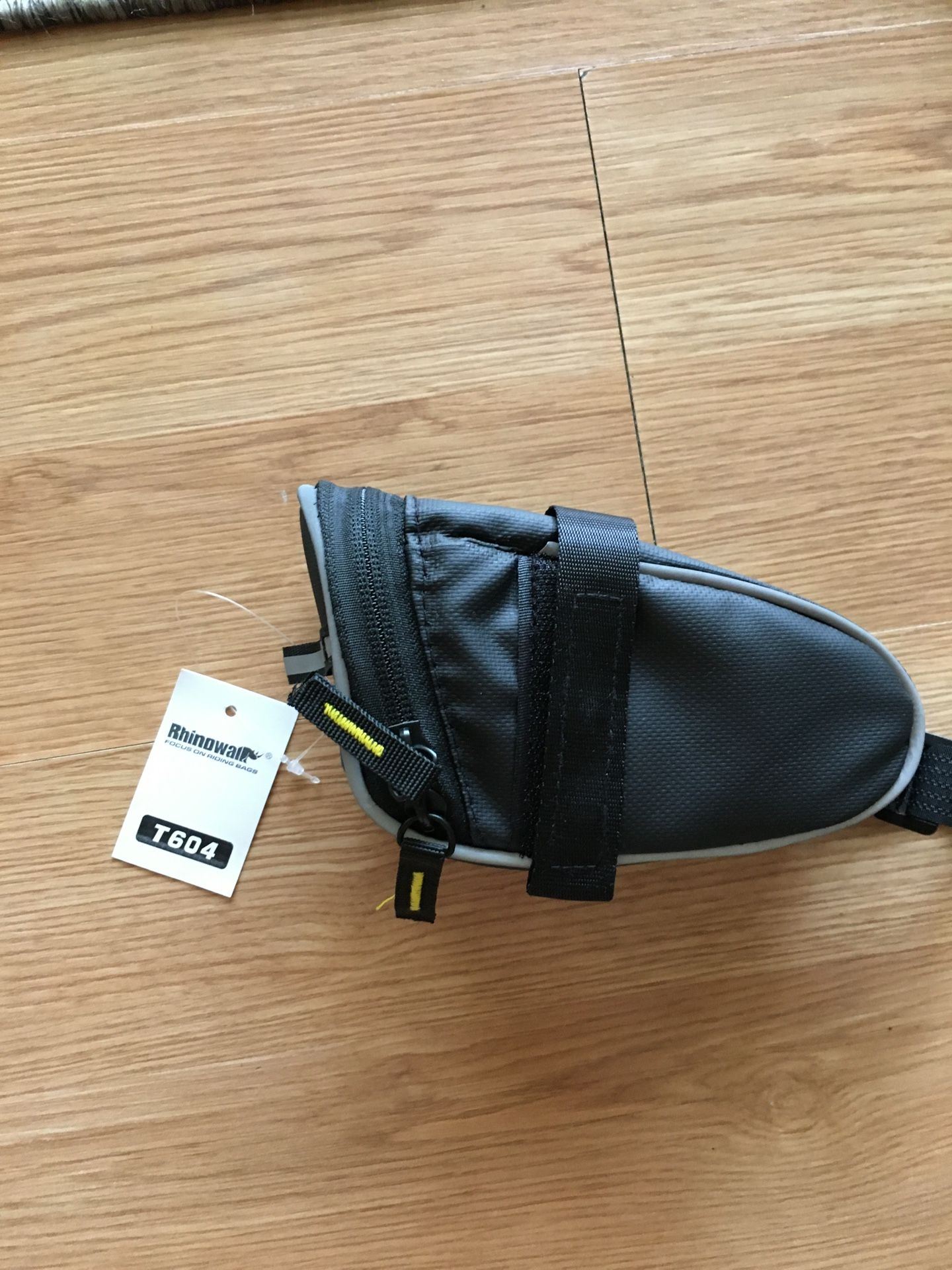 Bike bag - Seat Bag - Rhinowalk - Brand New - If the listing is up and you can see it, that means the item is available - Pickup please 60616 - No del