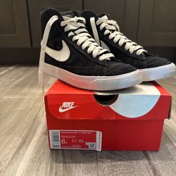 NIKE BLAZER MID'77 SUEDE (GS) 