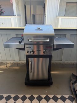 Char-Broil Signature TRU-Infrared 2-Burner Gas Grill