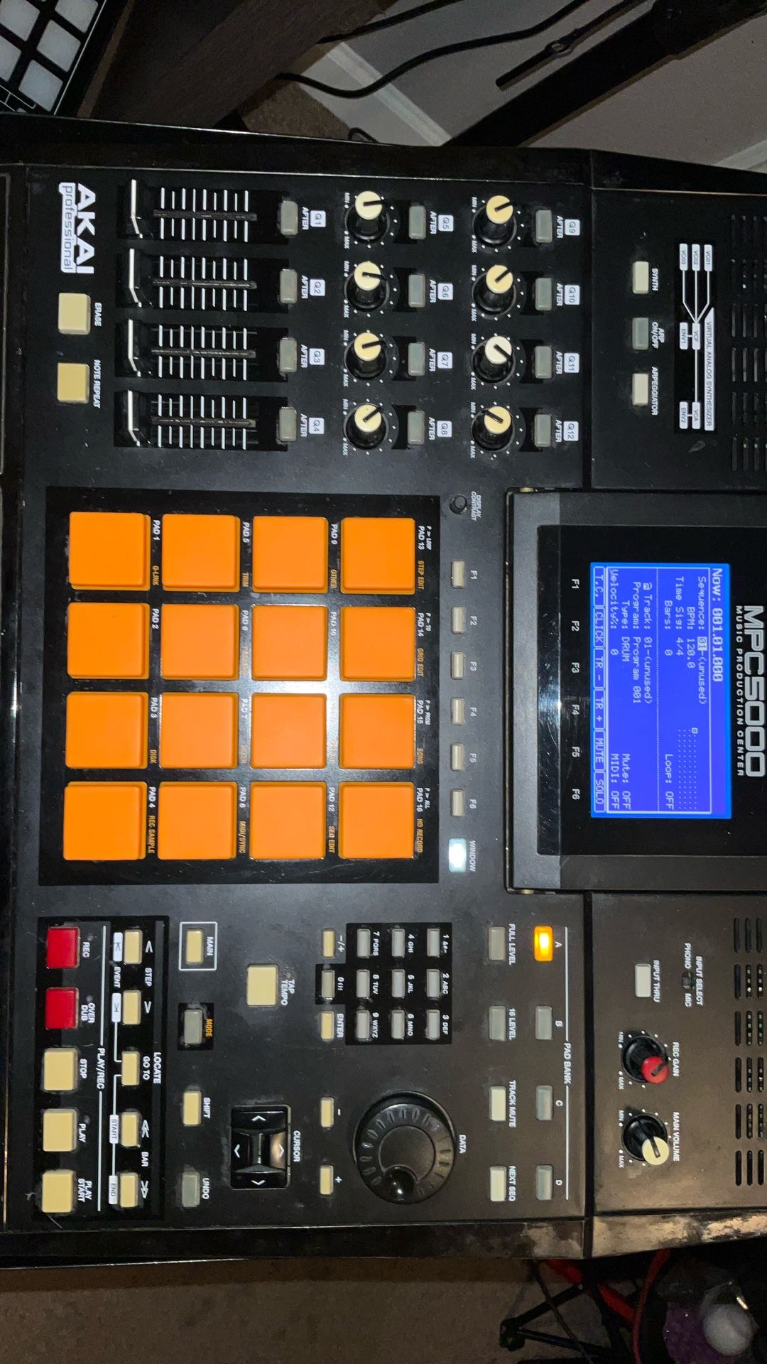 Akai MPC 5000