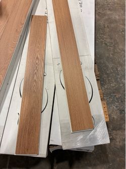 5 boxes of vinyl flooring 101.90 sq.ft.