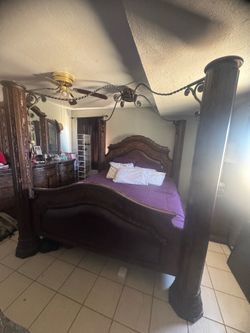 Cal king bed set