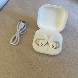 Beats Pro, Never Used Just Opened Comes With Charger N EarPods 