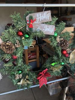 Holly And Jolly Wooden Sign Wreath 