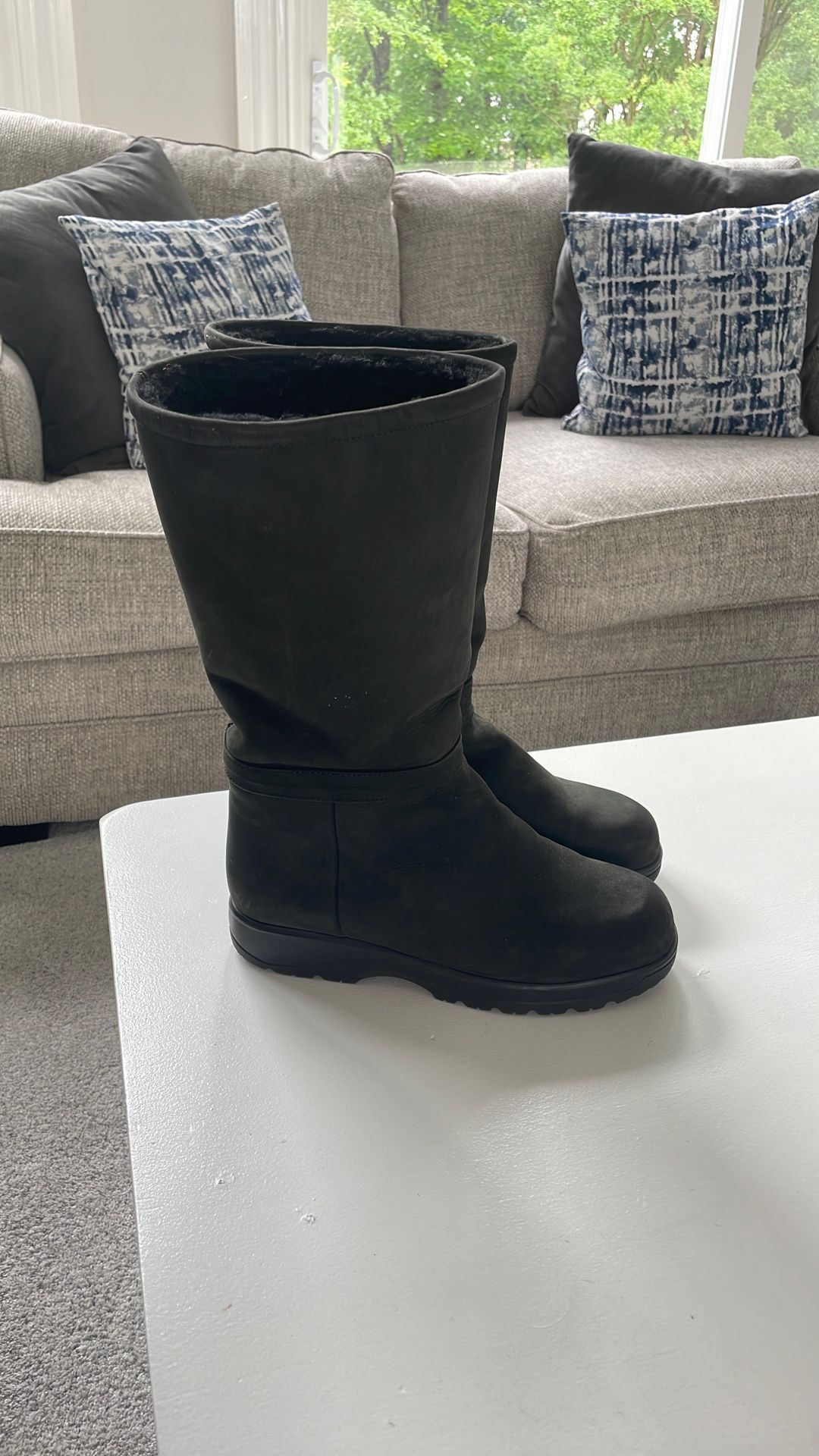 Womens Black Winter Boots Size 8
