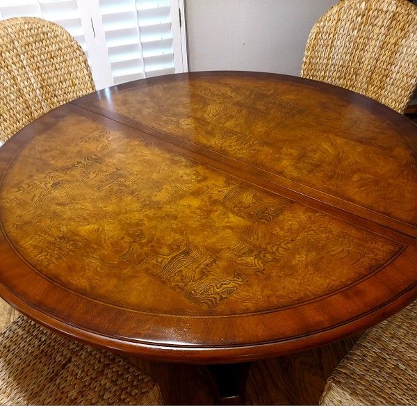 Exquisite Traditional Dining Table