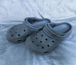 Crocs, size 1 (big kid)