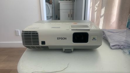 Epson powerLite 93+ projector hdmi built in speaker