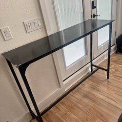 Console table in good condition