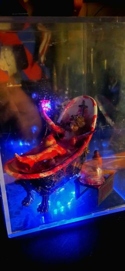 Horror, Custom/Unique/Rare (1 of a kind) McFarlane: Custom BLOODY!! Version, Elizabeth Bathory figuer w/accessories & LED lights (in a 7"×7" thick pla