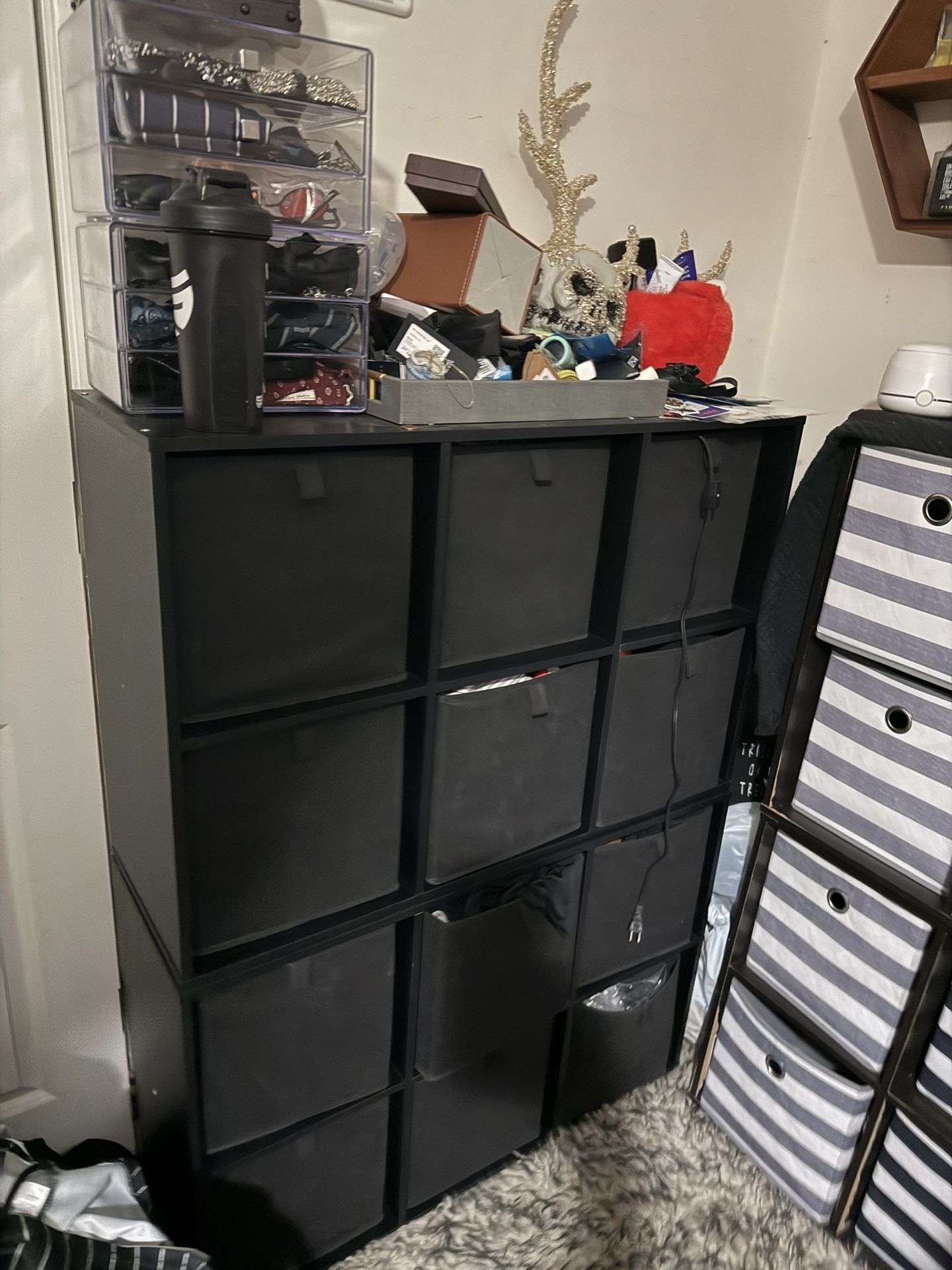6 Cube Shelf With 35 Fabric Storage 11”Cube