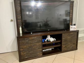 Entertainment center
