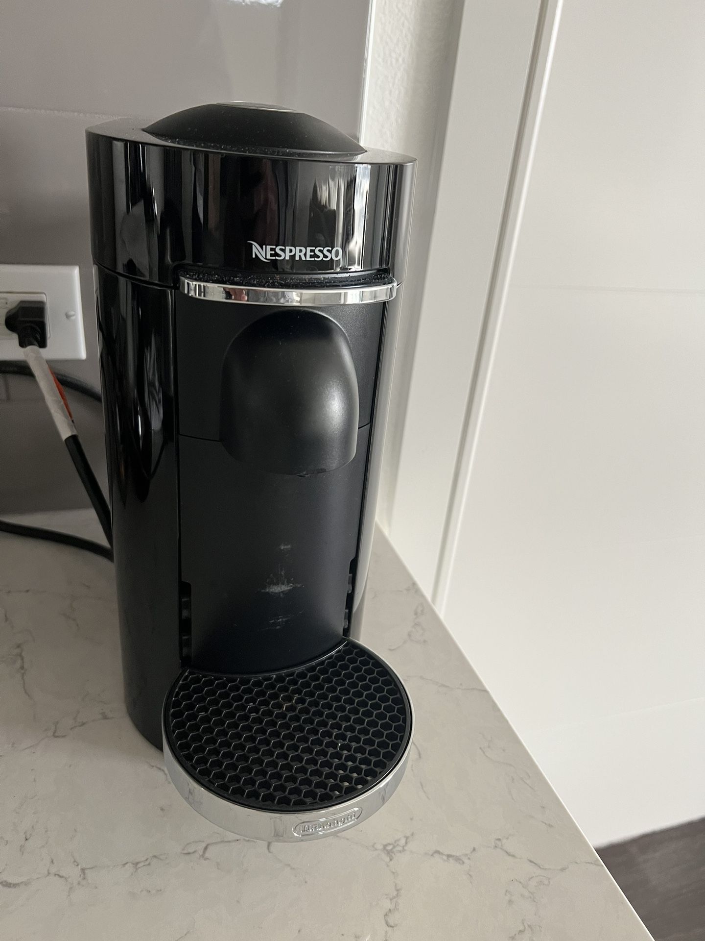 Nespresso Vertuo Plus Coffee/espresso Machine Black