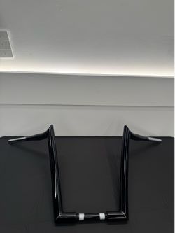 Powder-Coated Harley-Davidson Softail Handlebars – Like New