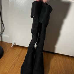 Black Boots 