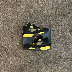 Jordan 4 Thunder 2012 Size 11