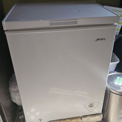 Midea Chest Freezer 5 Cu. FT